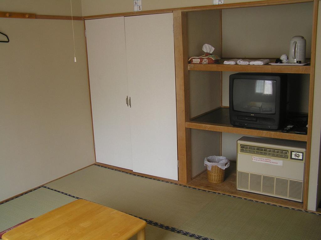 Pension Young House NakaNakafurano Habitación foto